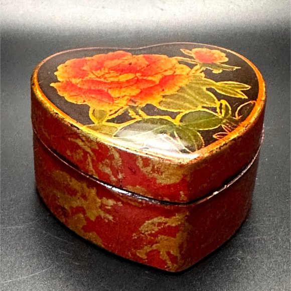 Vintage Kashmir Box | Heart Shaped Box | Paper Mache Box | Floral Box, Ring Box, - Picture 3 of 7